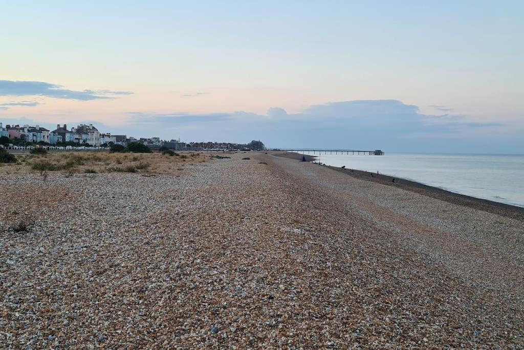 Haven Cottage - Adjacent To Beach And Promenade Walmer Exterior photo